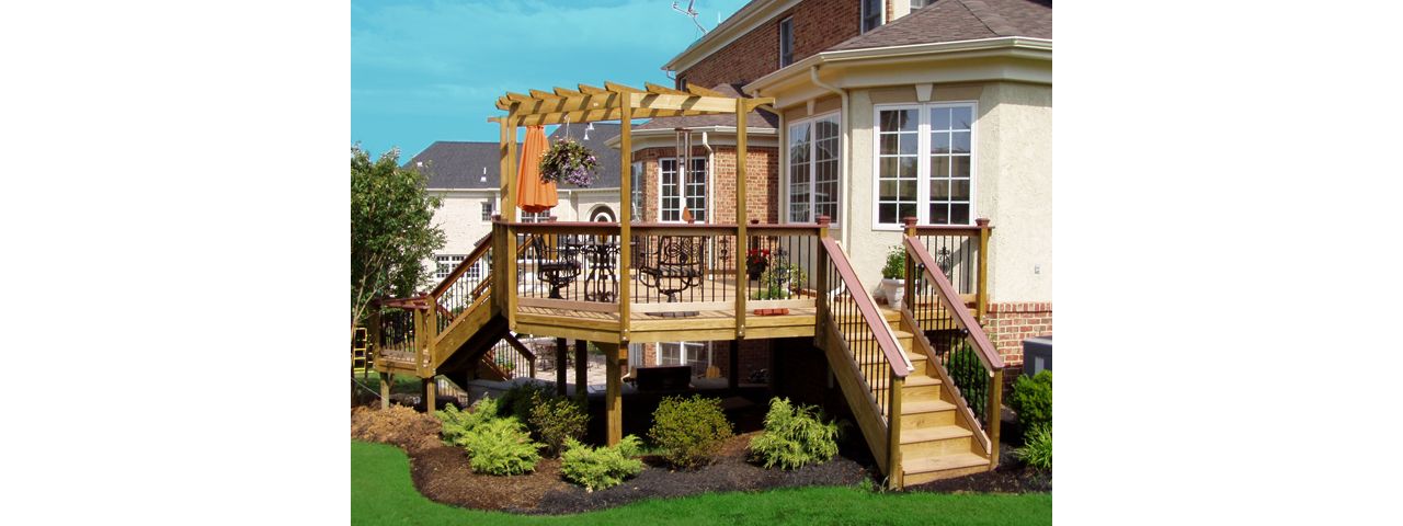 Trex Deck with Saddle  2x4&amp;#39;s and black pickets