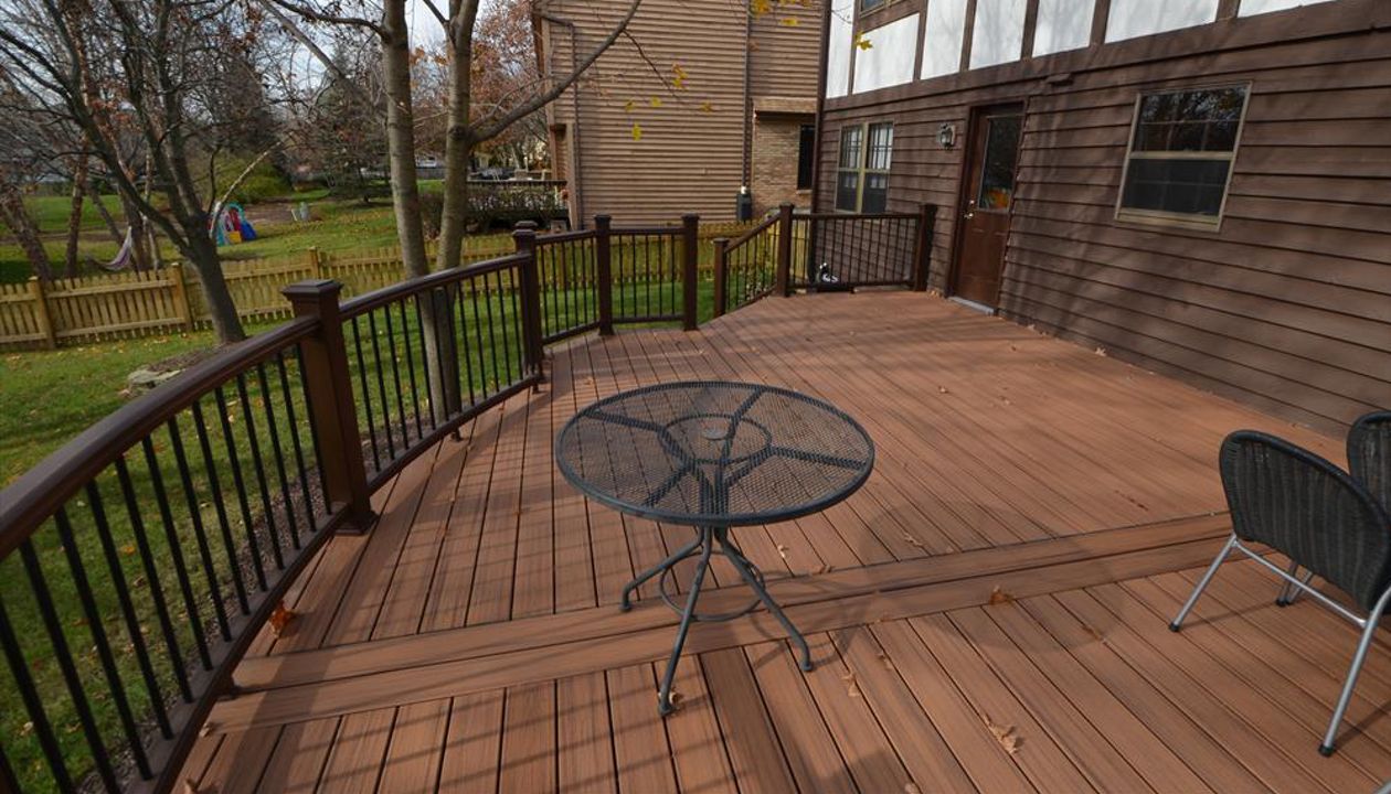 Trex Transcend Tiki Torch Decking - Naperville, IL