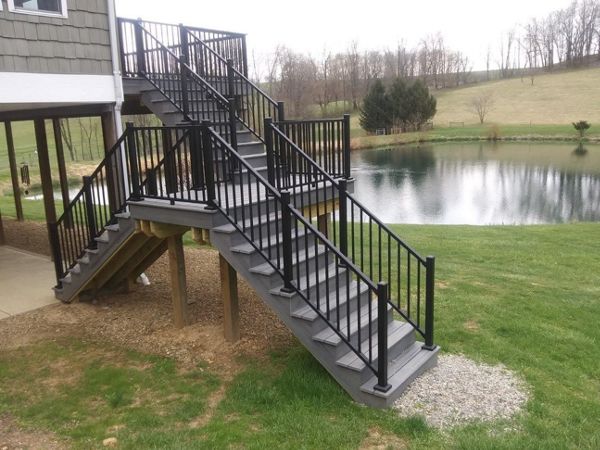 Trex Transcend Island Mist stair system