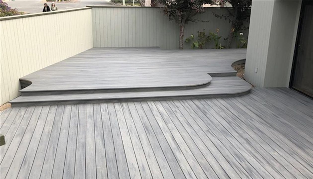 Trex deck in Transcend Tropical Island Mists