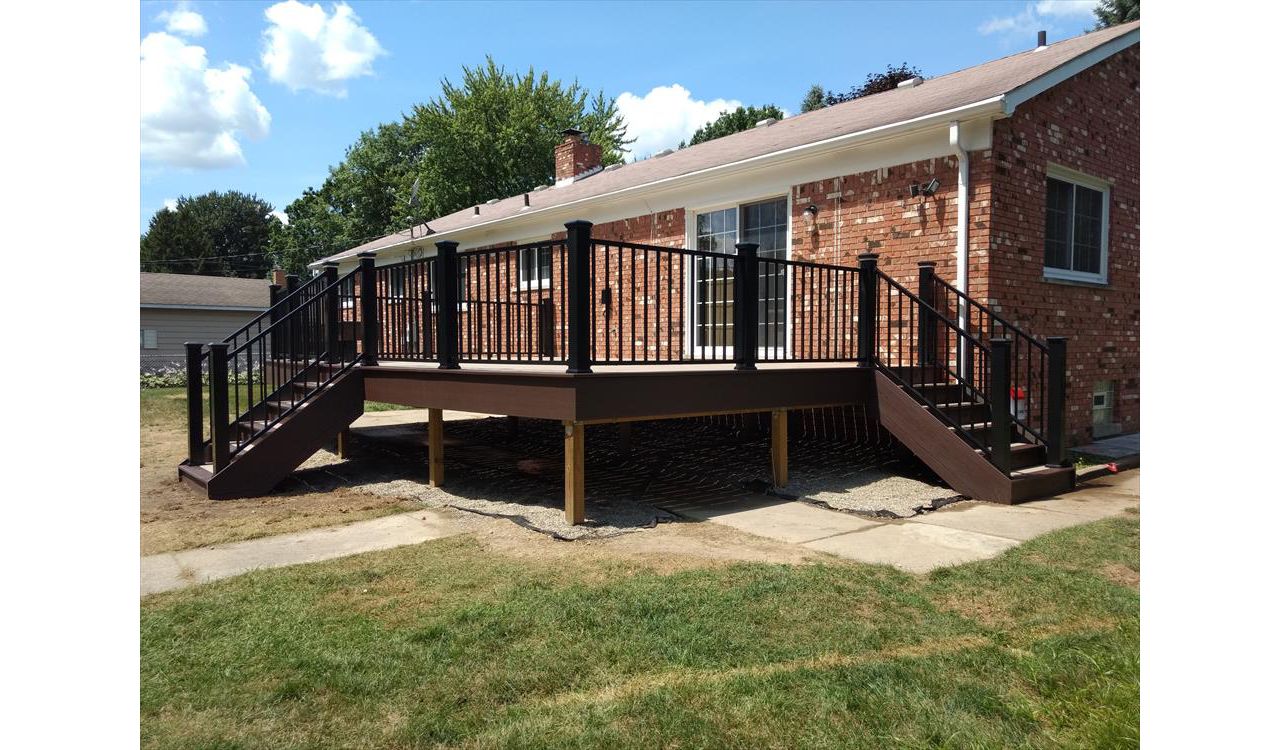 Curved Deck and Curved bench seat, using Rope swing decking with Vintage lantern borders.