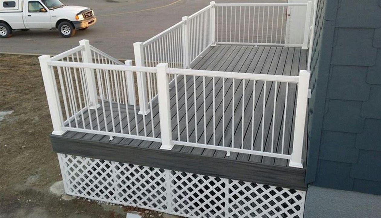 Trex Transcend Island Mist decking at Lake of the Ozarks