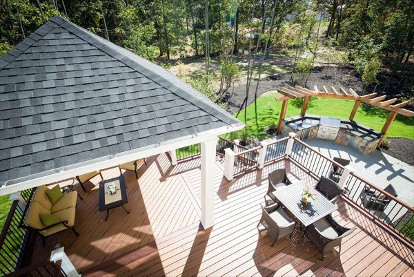 Trex Transcend Tiki Torch Decking and Vintage Lantern Transcend Railing