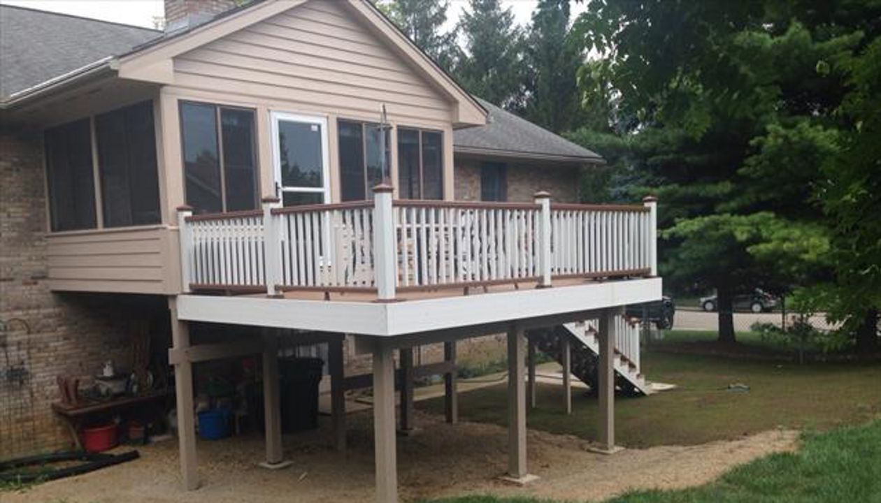 Trex Transcend Tree House and White Rail