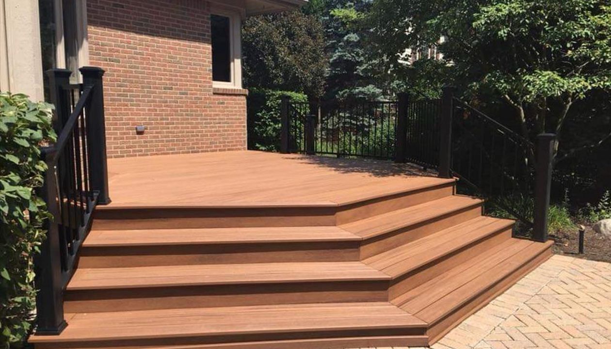Northville Deck, Trex Transcend, Color is Tiki Torch