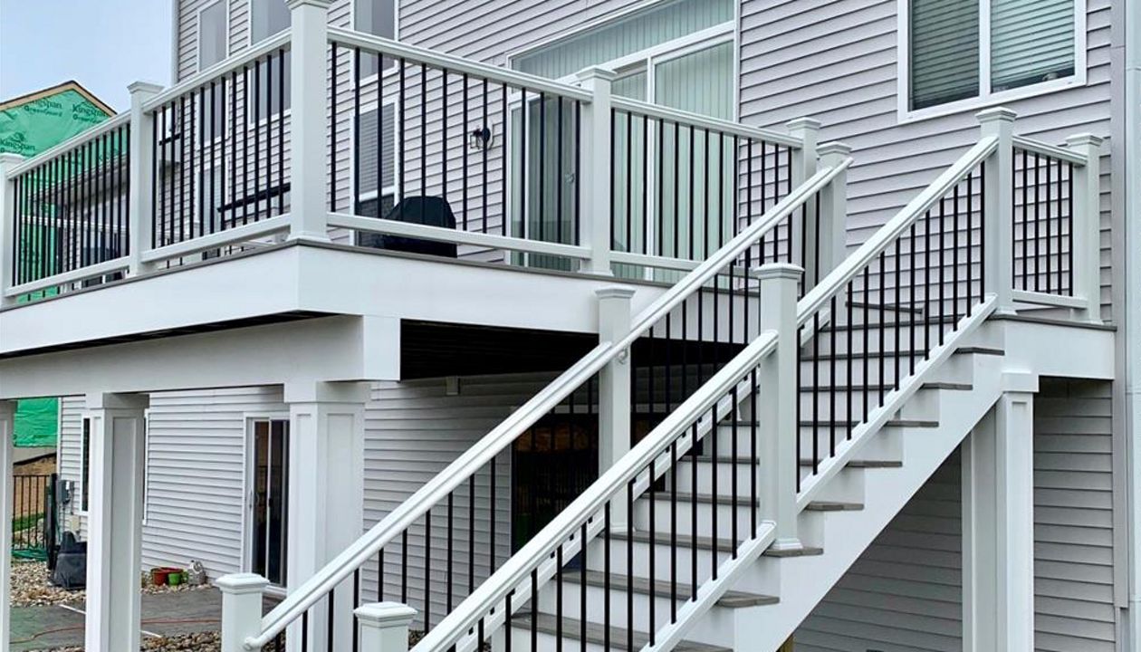 Trex Transcend white railing
