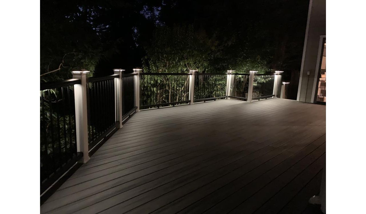 Redwood City, CA - Trex Island Mist/Trex Transcends White/Black rail