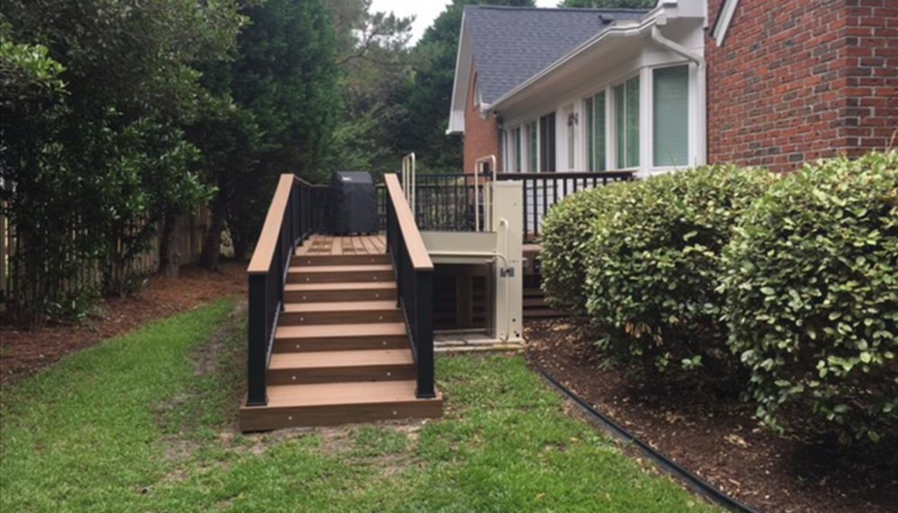 Trex Havana Gold deck in Wilmington, NC