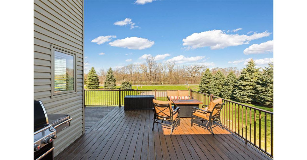 Trex Spiced Rum Transcend Tropical Decking with Aluminum Railing in Maple Grove MN Area