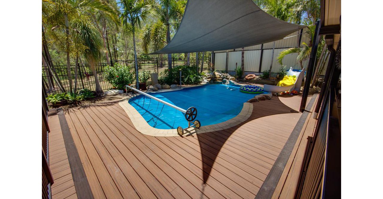 Forest Lake pool deck and alfresco area