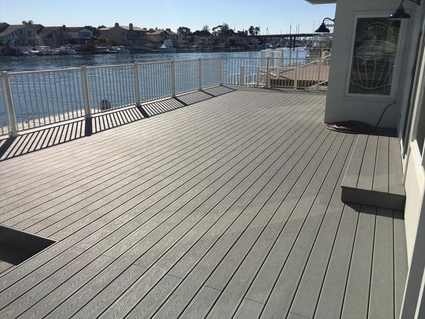 Beach Harbor oceanfront deck tropical Trex decking railing