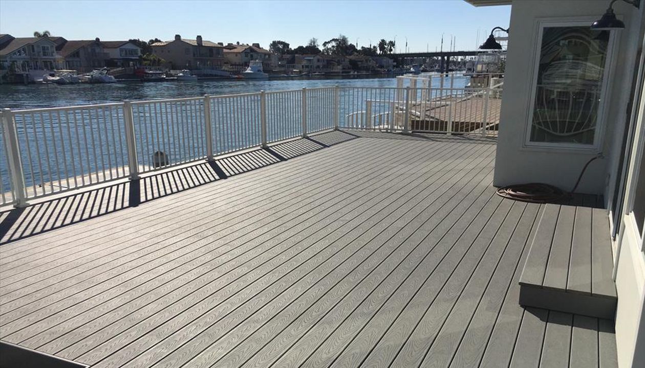 Beach Harbor oceanfront deck tropical Trex decking railing