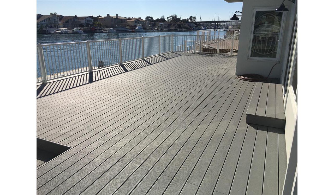 Beach Harbor oceanfront deck tropical Trex decking railing