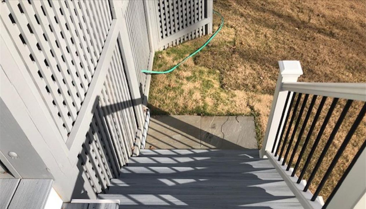 Trex Enhance Naturals Foggy Wharf decking is safe, slip resistant & splinter-free.