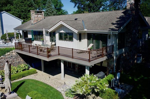 Trex decking and Signature aluminum railing in bronze