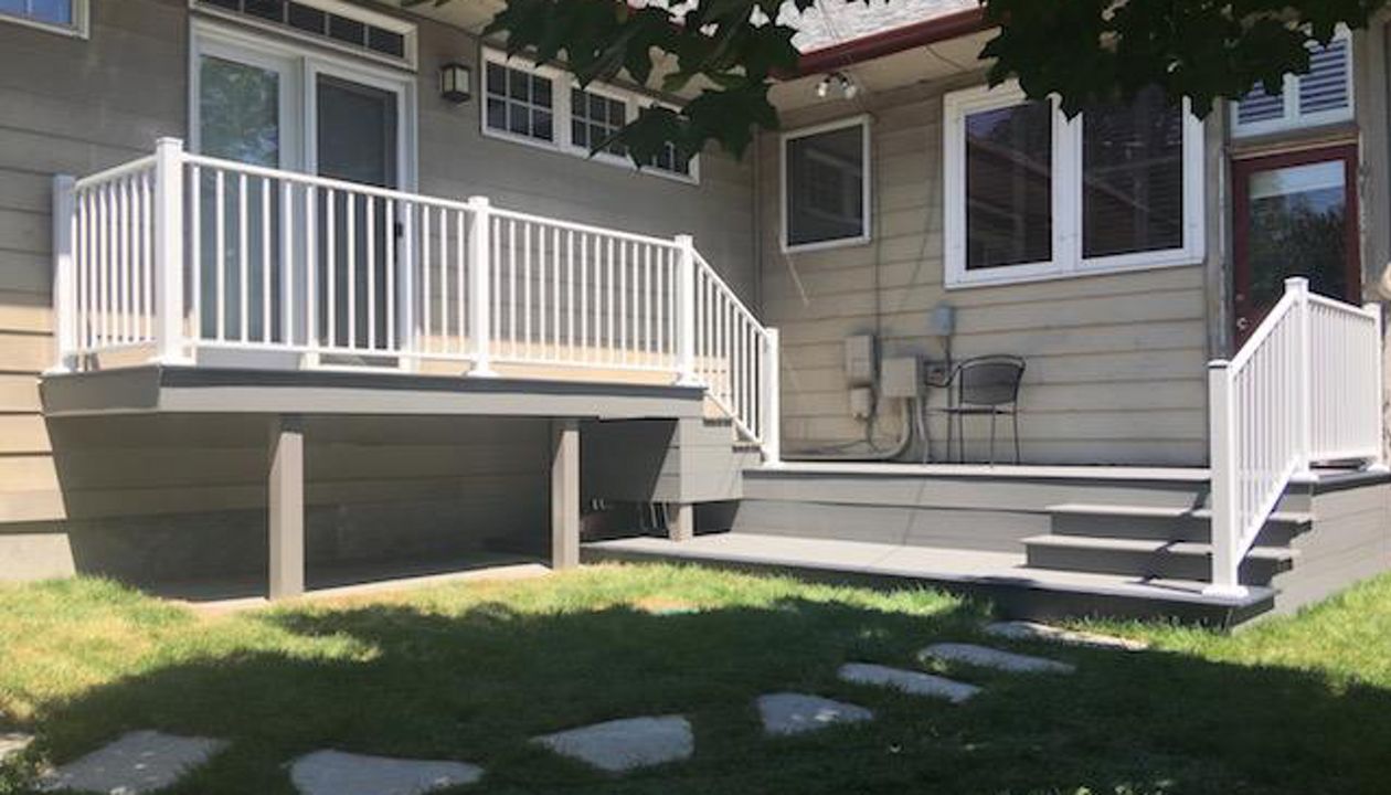 Tri-Level in Pebble Grey w/ Winchester Grey Border