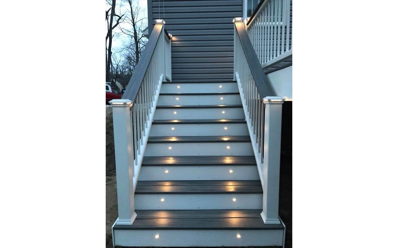 Trex riser lights