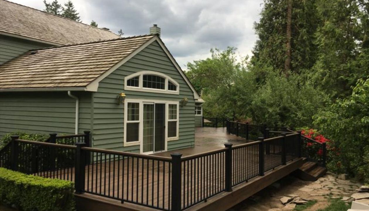 NW Portland Trex Transcend Spiced Rum Deck and Trex Signature Railing