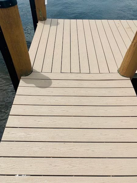 Rope Swing Dock located in Tequesta, FL