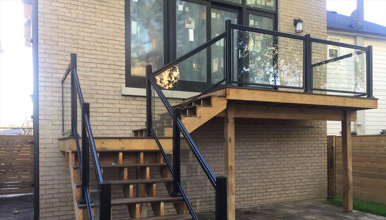 TREX, BLACK ALUMINUM RAILING GLASS STAIRS VAUGHAN THORNHILL NORTH YORK