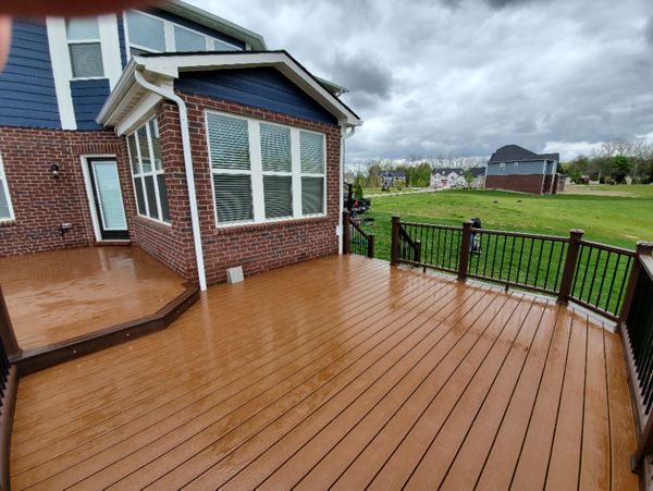 Canton, MI - Saddle Decking - Transcends Railing