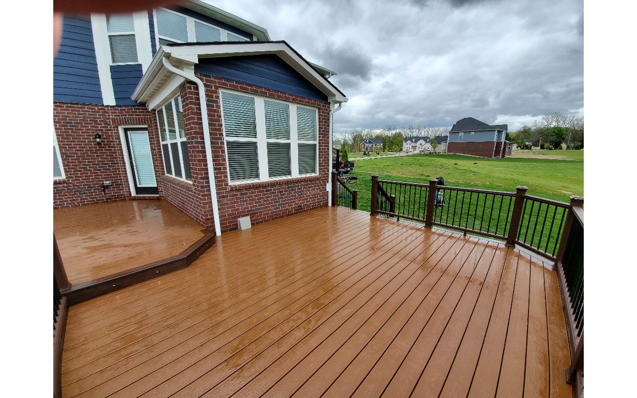 Canton, MI - Saddle Decking - Transcends Railing