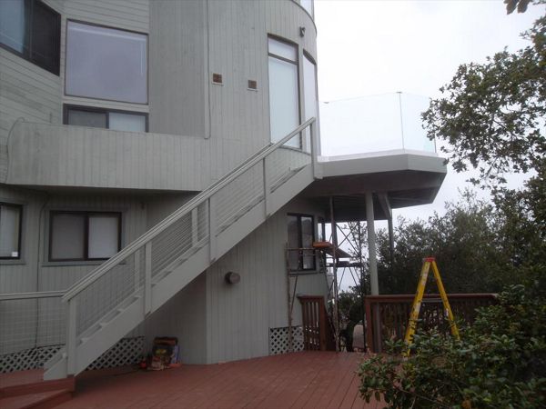 Custom Trex deck with wire handrails