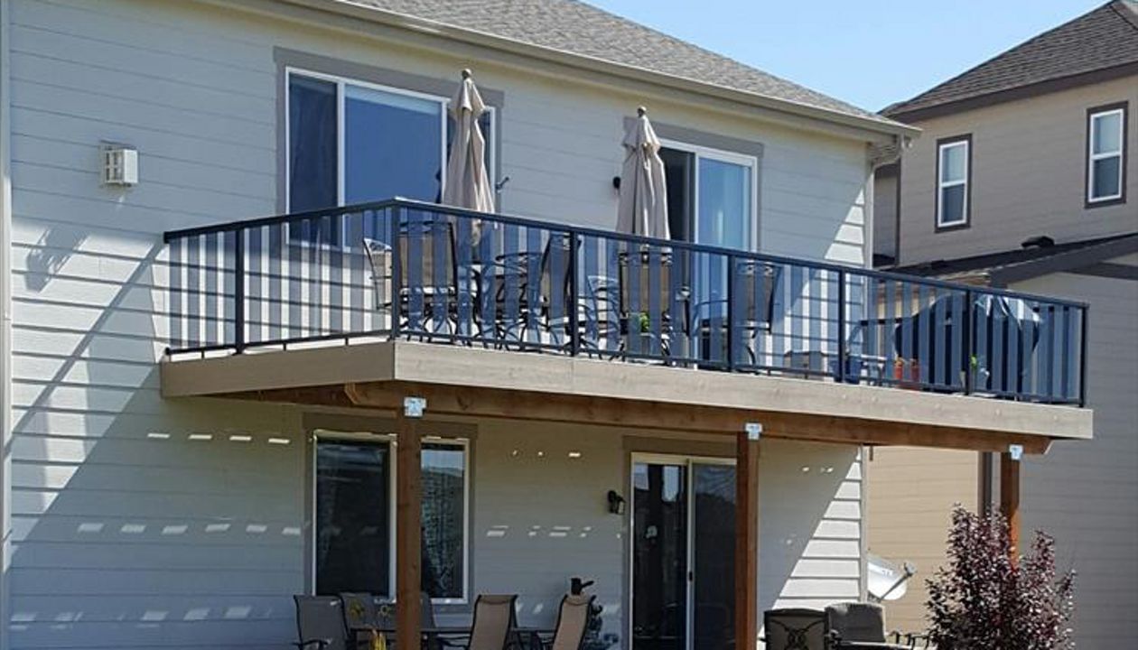 Trex Transcend Deck with Glass Panel Railing in Parker
