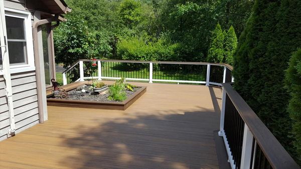 Trex Transcend Havana Gold and Spiced Rum with Class White Transcend railing