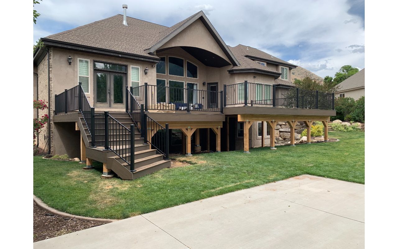 Trex Enhance Natural Toasted Sand with Coastal Bluff Borders/Fascia Utah County
