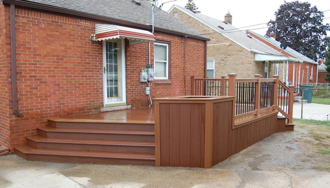 Trex Transcends Tree House and Fire Pit