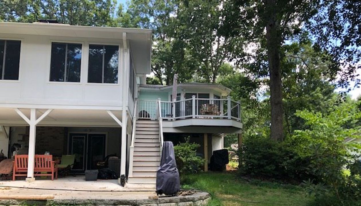 Great new Trex Enhance Basics Beach Dune deck with Select Railing in Hendersonville, NC