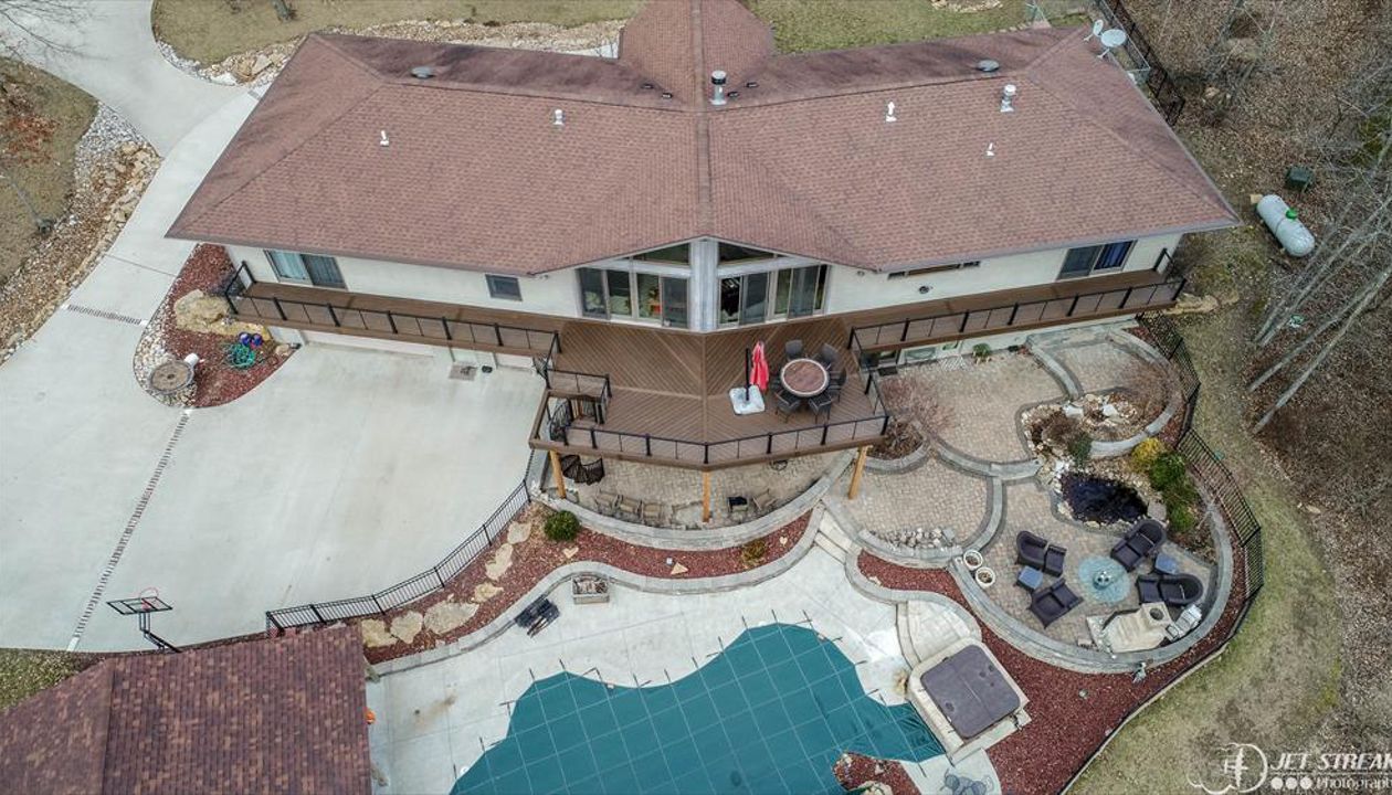 Trex Transcend Spiced Rum Decking