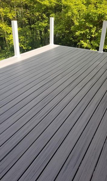 Dave's Decks and Remodeling Gallery Photo 17