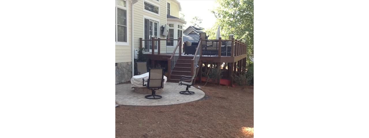 Trex fascia finishes this deck perfectly