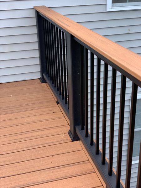 Wilbur Road Deck - Trex Tiki Torch with Trex Railings