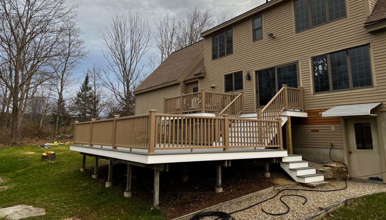 Trex pebble gray with trex transcend rope swing rails