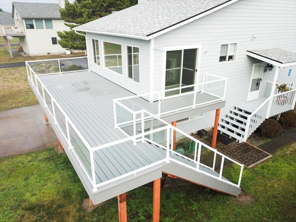 Long Beach Trex Select Pebble Grey Deck