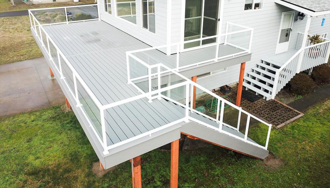 Long Beach Trex Select Pebble Grey Deck