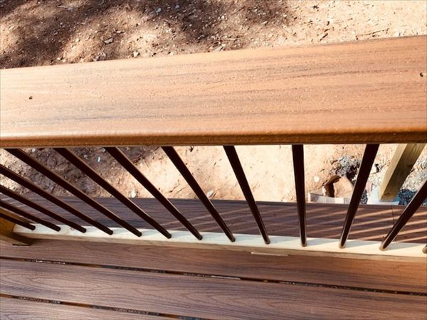 Trex Transcend Havana Gold Cocktail Railing With Aluminum Black Balusters