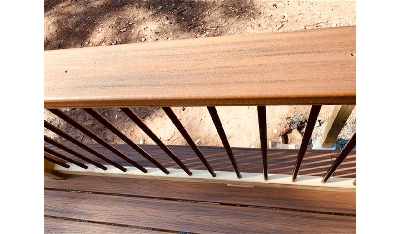 Trex Transcend Havana Gold Cocktail Railing With Aluminum Black Balusters