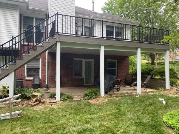 Trex Enhance Naturals Toasted Sand deck