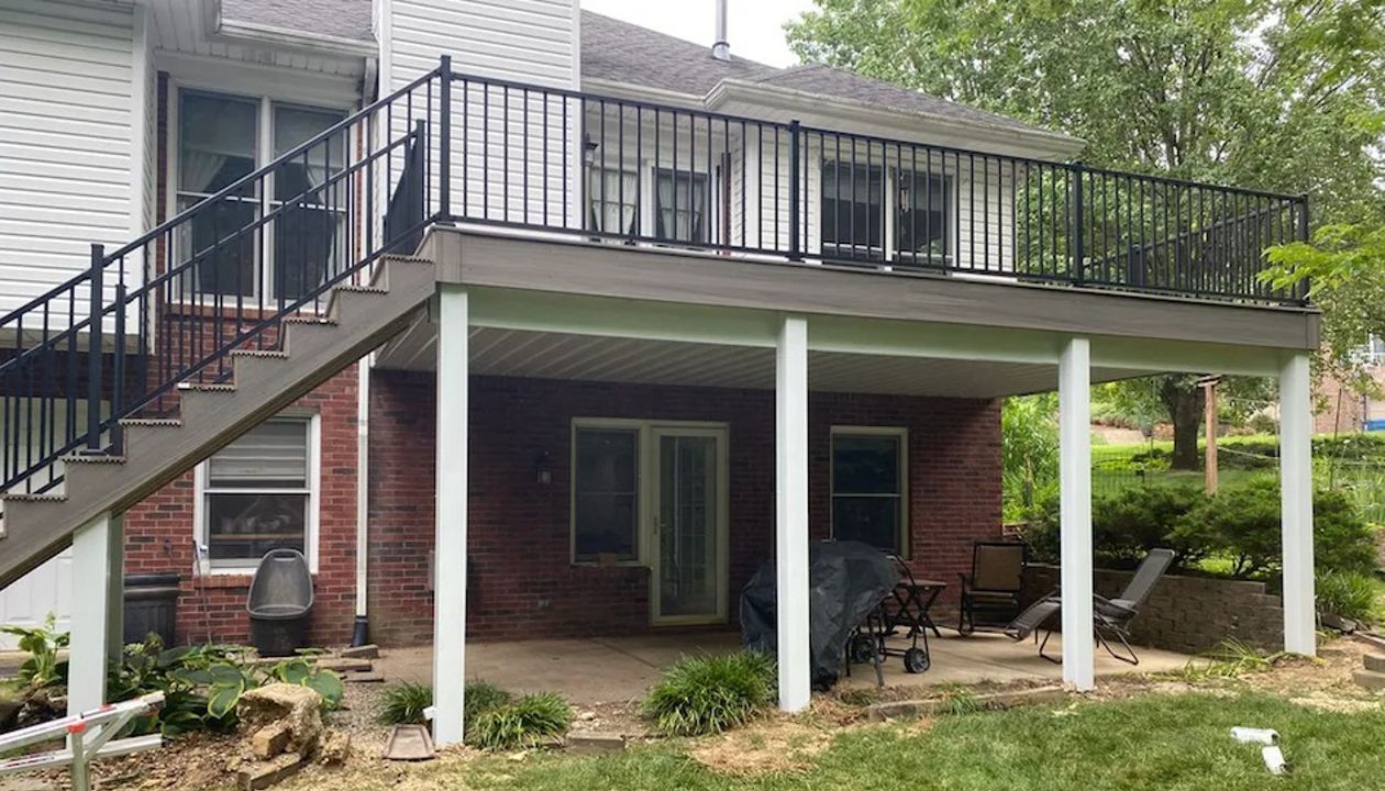 Trex Enhance Naturals Toasted Sand deck