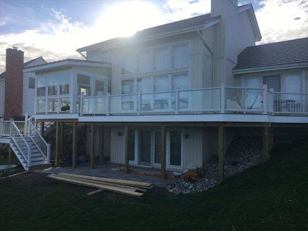 Trex select, 3 season screened porch. Davisburg