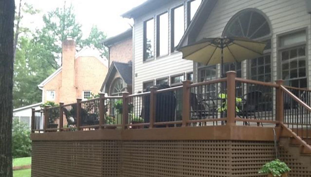 Big Beautiful Transcend Treehouse deck in Durham, NC