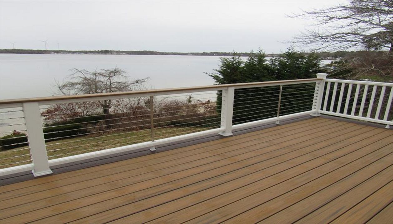 Trex Transcend Tropicals Havana Gold and perimeter Trex Earth Tones Vintage Lantern