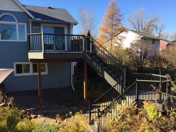 Coon Rapids, MN deck with Trex Clamshell decking