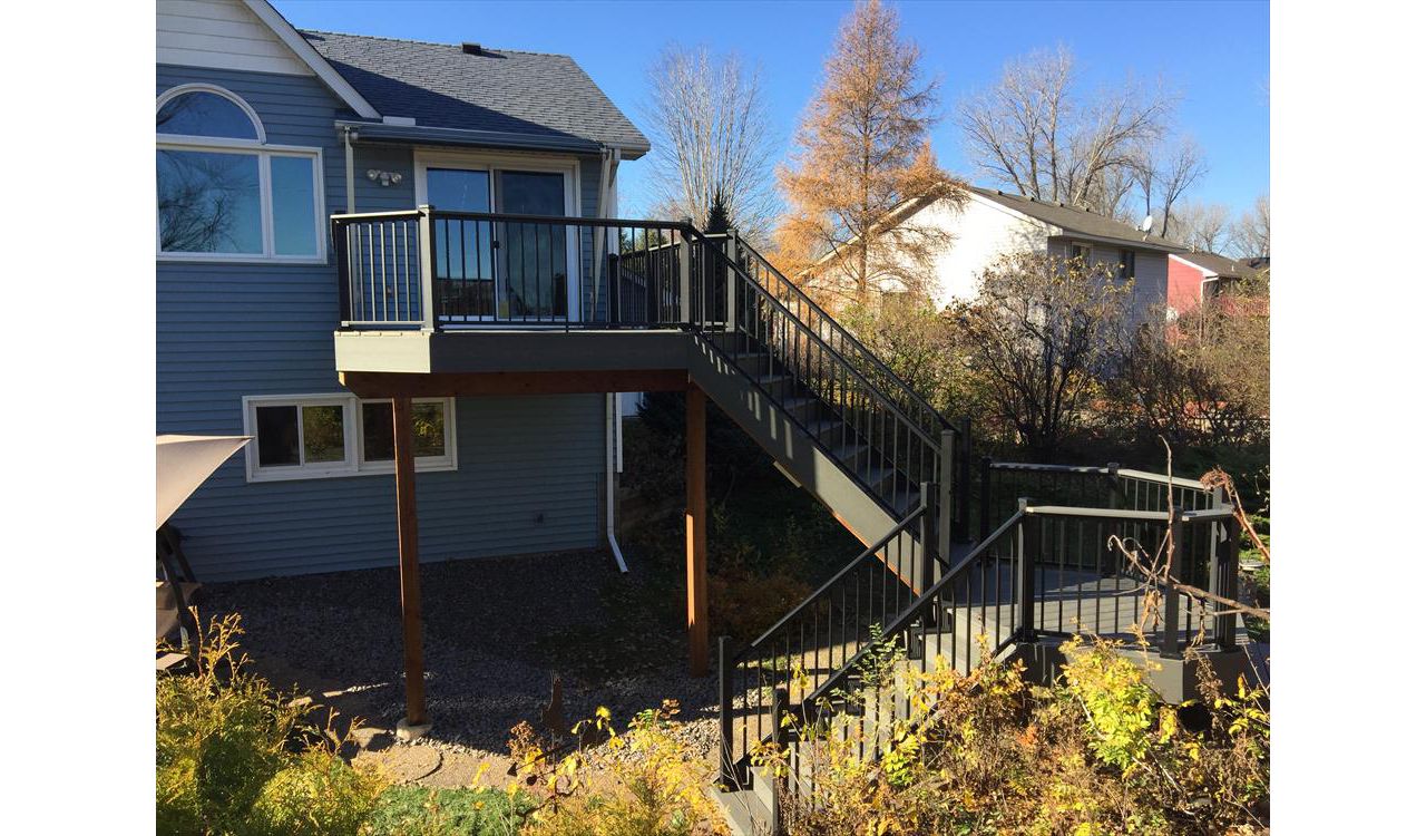 Coon Rapids, MN deck with Trex Clamshell decking