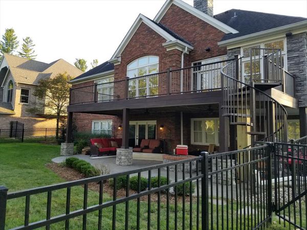 Overlooking a 167yd Par 3 From this 800 sqft Trex Deck