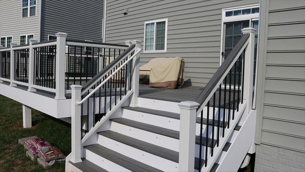 Trex deck in Island Mist with 6' wide stairs